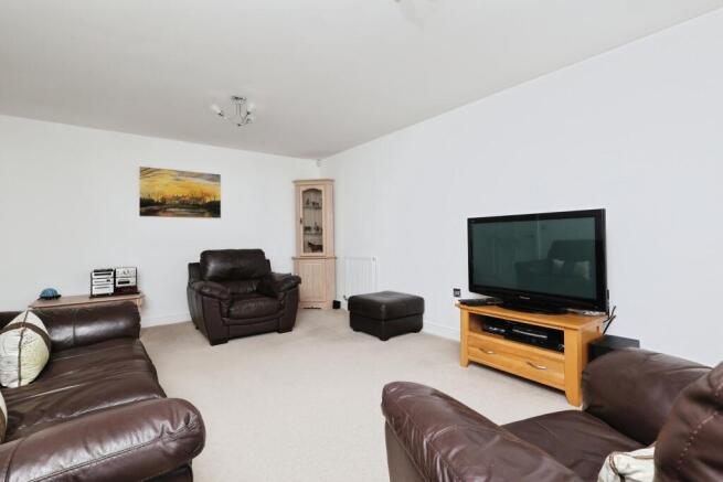 4 bed Detached for sale Image 6