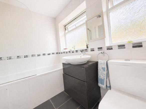 3 bed Terraced for sale Image 11