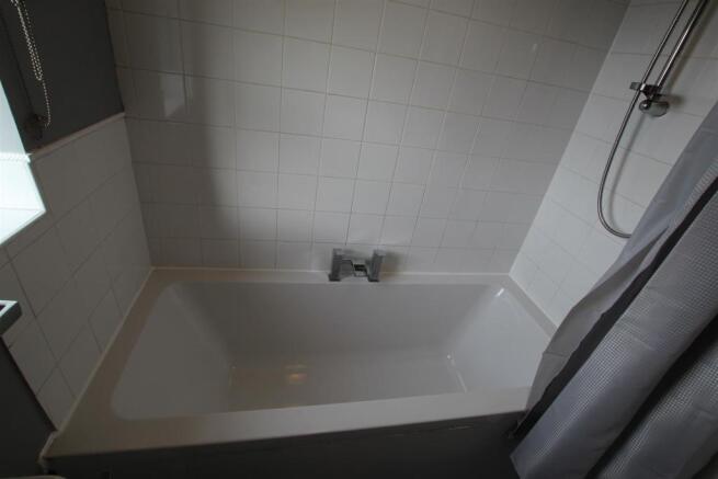 Bathroom (3).JPG