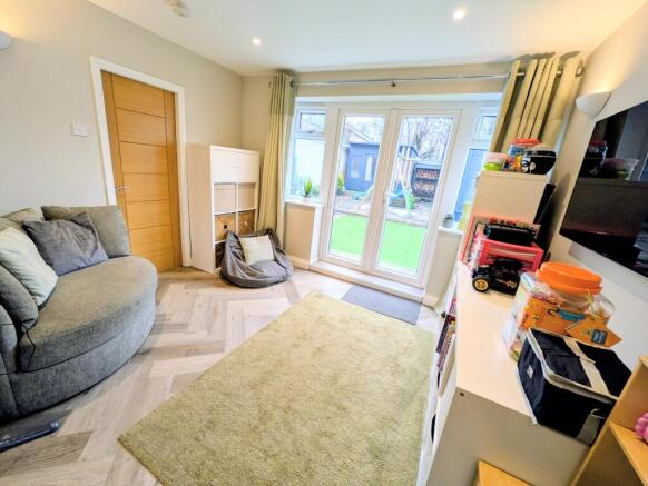 4 bed Detached for sale Image 4
