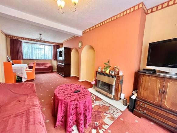 High Road, Chadwell Heath, RM6 photo 4