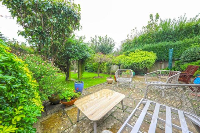 nicholas james glynn road week garden.jpg