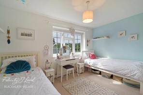 30, Kenilworth Gardens, London SE18 3JB