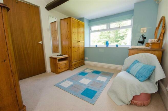 ADJOINING DRESSING ROOM
