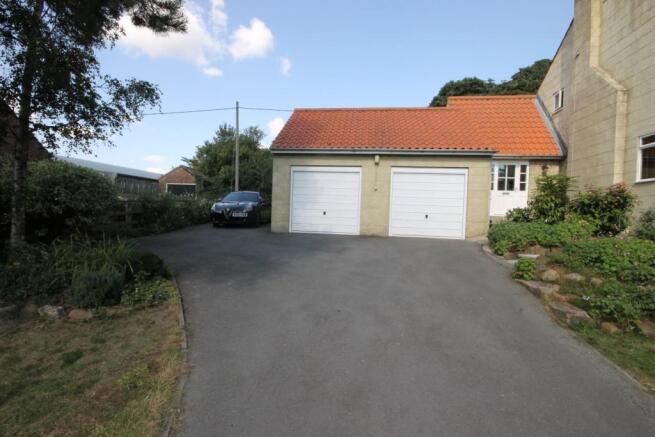 DOUBLE GARAGE