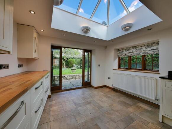 Kitchen /dining room