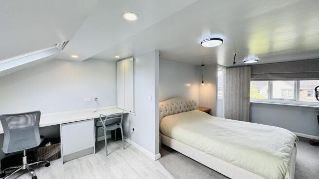 4 bed Terraced for sale Image 4