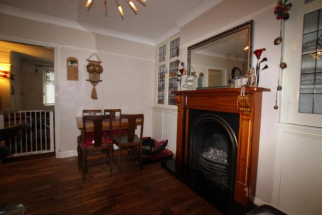 KITCHEN/DINING ROOM