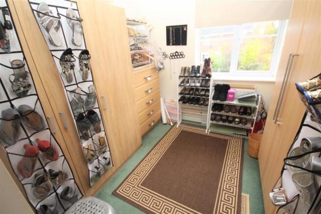 bedroom 4.JPG