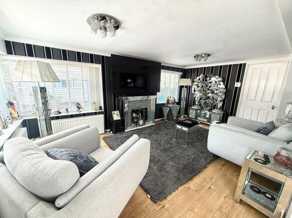 Woodside Park Homes, Luton photo 4