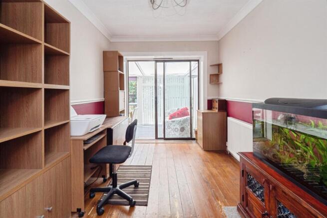 3 bed Semi-Detached for sale Image 4
