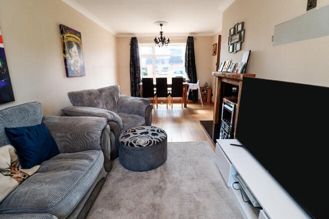 Woodhall Drive, Lincoln photo 4