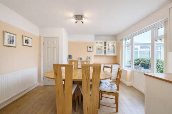 3 bed Semi-Detached for sale Image 8