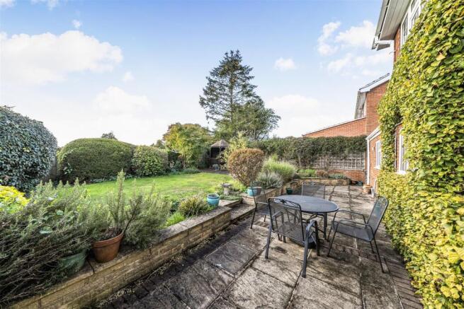 Spring Close, Lutterworth, LE17 photo 4