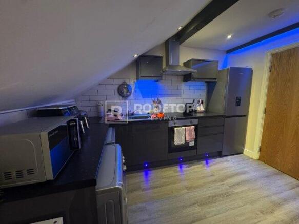 victoria-road-ls6-1du-1060342