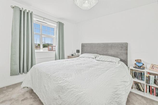 4 bed Detached for sale Image 7