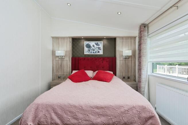 2 bed Detached Bungalow for sale Image 11