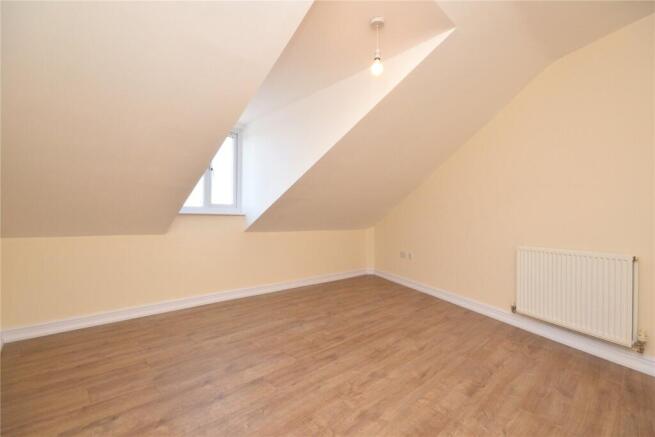 2 bed Apartment to rent Image 10