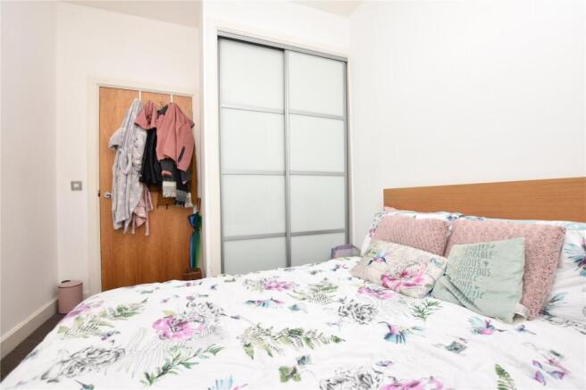 2 bed Apartment for sale Image 11
