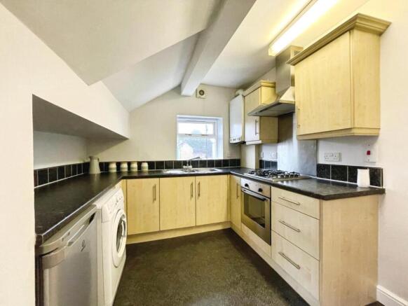 Town Street, Farsley, Pudsey photo 3
