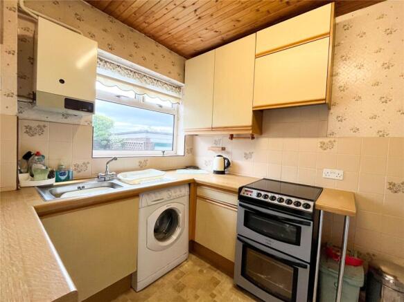 3 bed Semi-Detached for sale Image 6