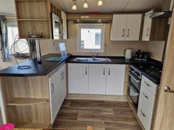 2 bed Mobile Home for sale Image 9