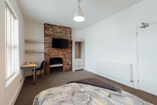 6 bed House to rent Image 11