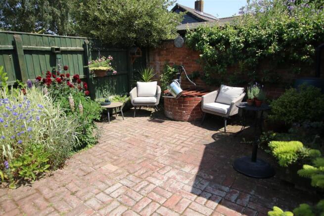Side And Rear Gardens