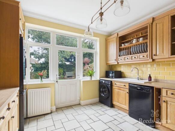4 bed Semi-Detached for sale Image 8