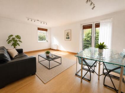 Acol Road, South Hampstead - SUNNY & BRIGHT