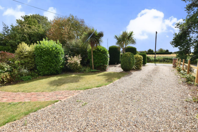 FRONT GARDEN