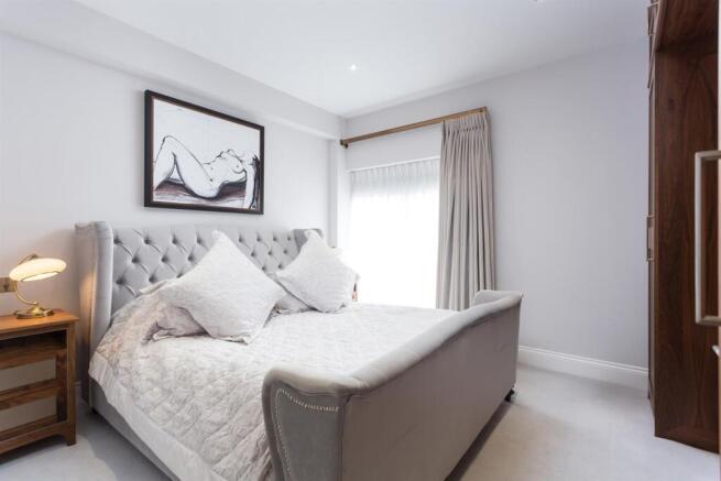 3 bed Apartment for sale Image 11