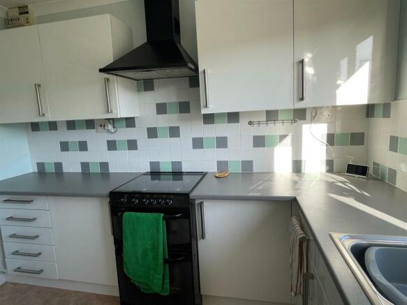 Kitchen...jpg