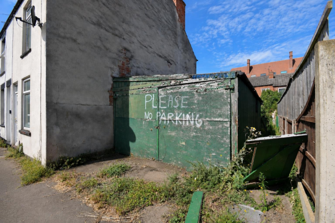 GARAGE