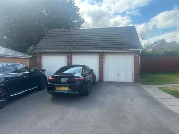 2 bed Semi-Detached for sale Image 11