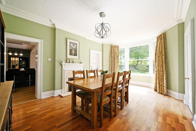 7 bed Detached for sale Image 10