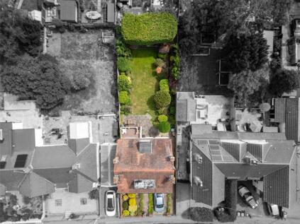 Cross Lane East, Gravesend, Kent, DA12 5HB