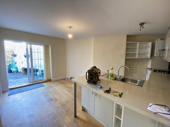 living room/kitchen
