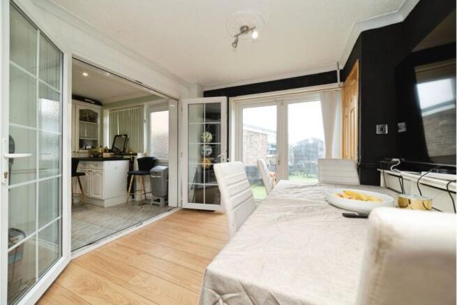 3 bed Semi-Detached for sale Image 7