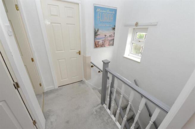 3 bed Semi-Detached for sale Image 12