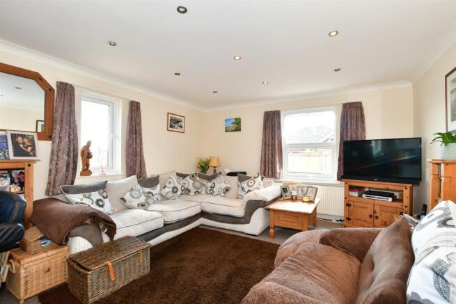 Lounge/Kitchen