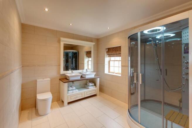 Master Bedroom En-Suite Shower Room