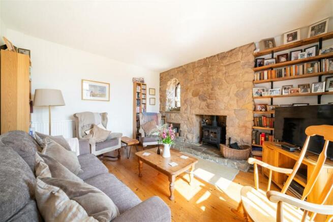Living Room-4.jpg