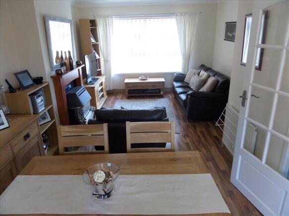 LOUNGE/DINER