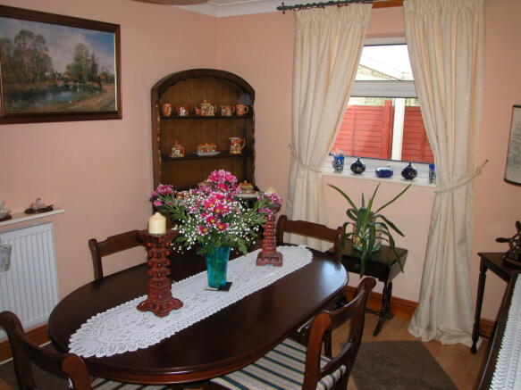 Bedroom/Dining Room