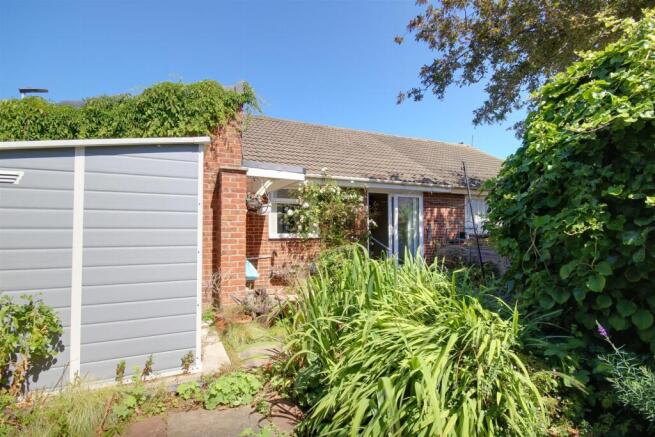 2 bed Semi-Detached Bungalow for sale Image 11