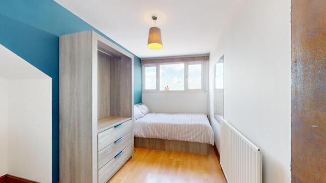 5 bed House to rent Image 11