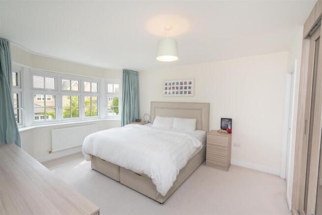 4 bed Detached for sale Image 11