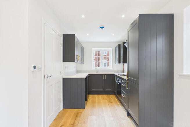 CAM05449G0-PR0063-STILL022