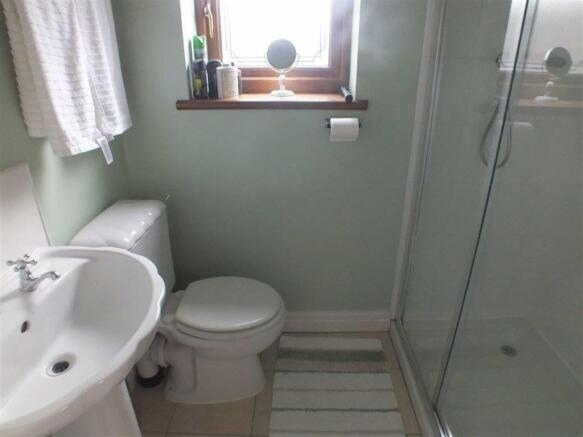 Guest Bedroom (4)